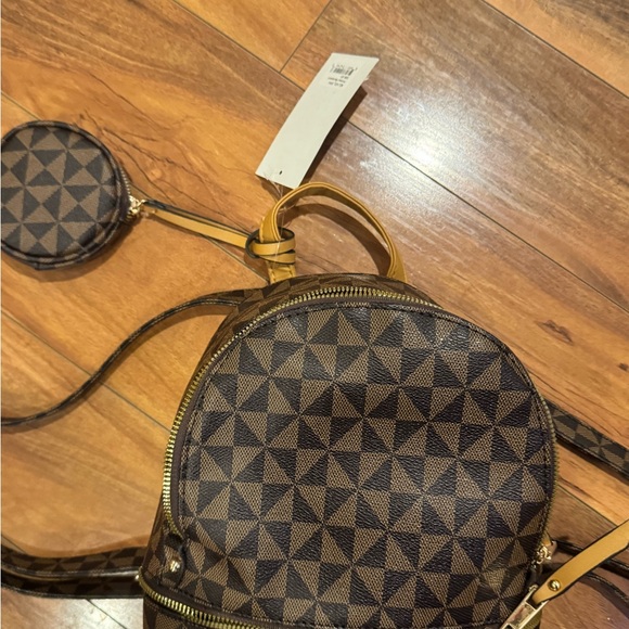 Elegant Geometric Brown Backpack - Picture 4 of 4